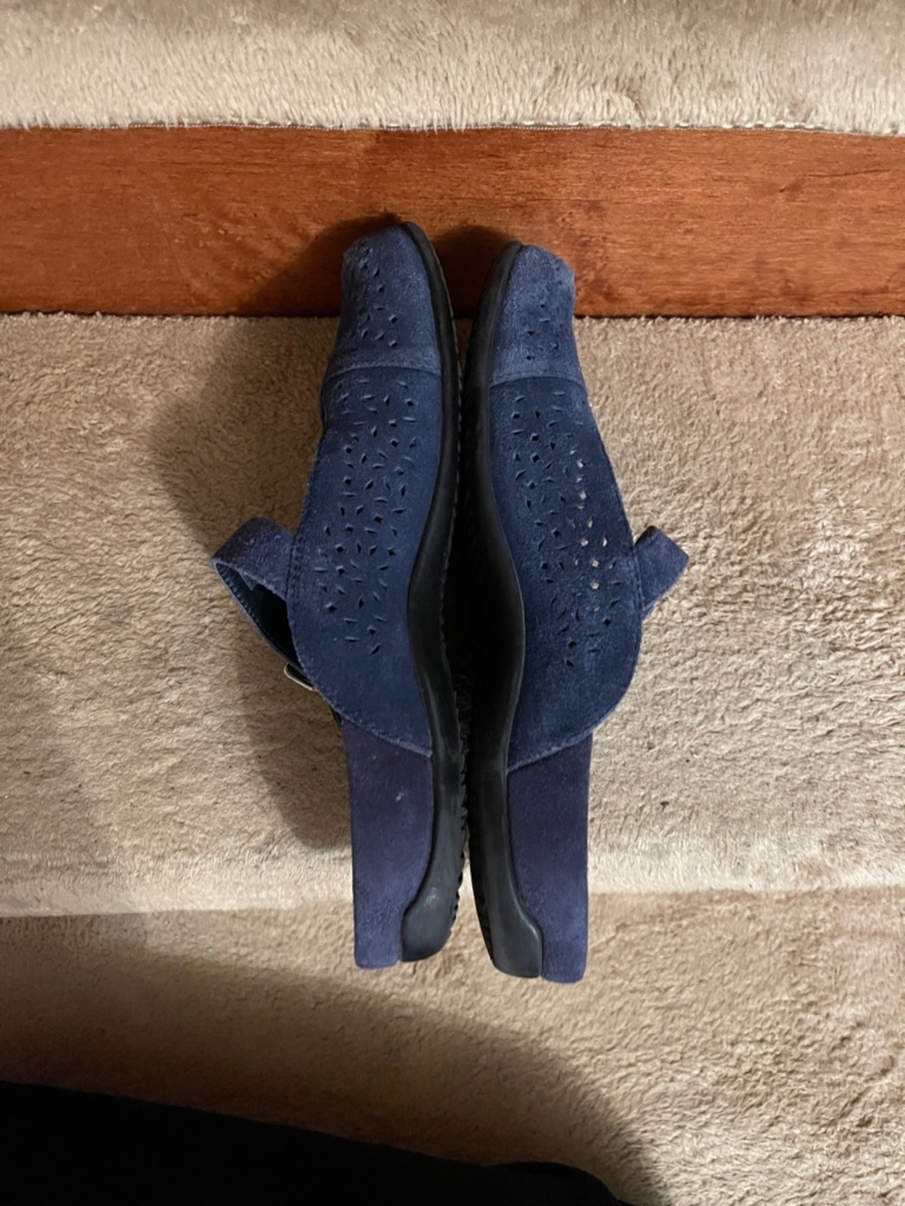 Vionic Navy Suede Mary Jane Clog with Buckle Size 9 In Excellent Condition - Picture 7 of 12